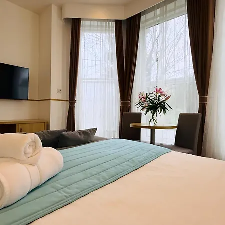Osborne Aparthotel-3